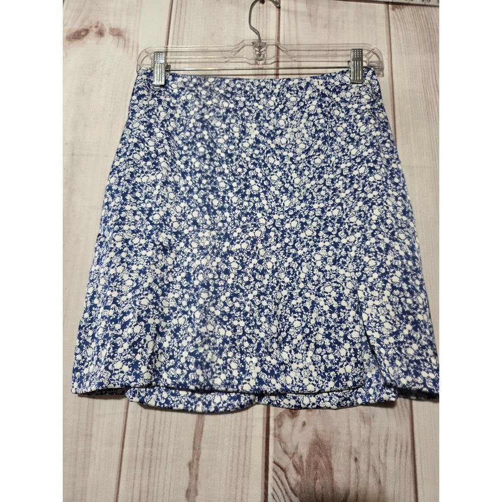 ZARA Blue White Floral Print Mini Skirt Size Small Satin Look